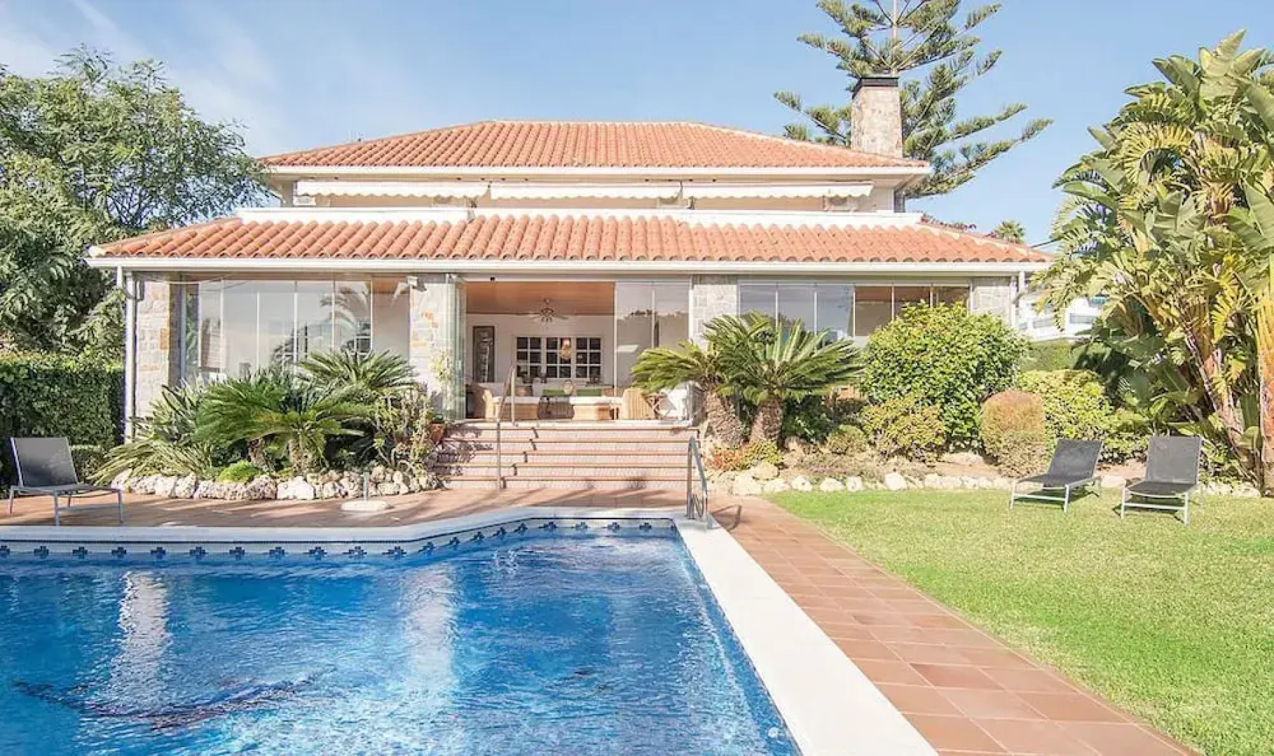 Gallery Villa 650M from the Beach (R81)