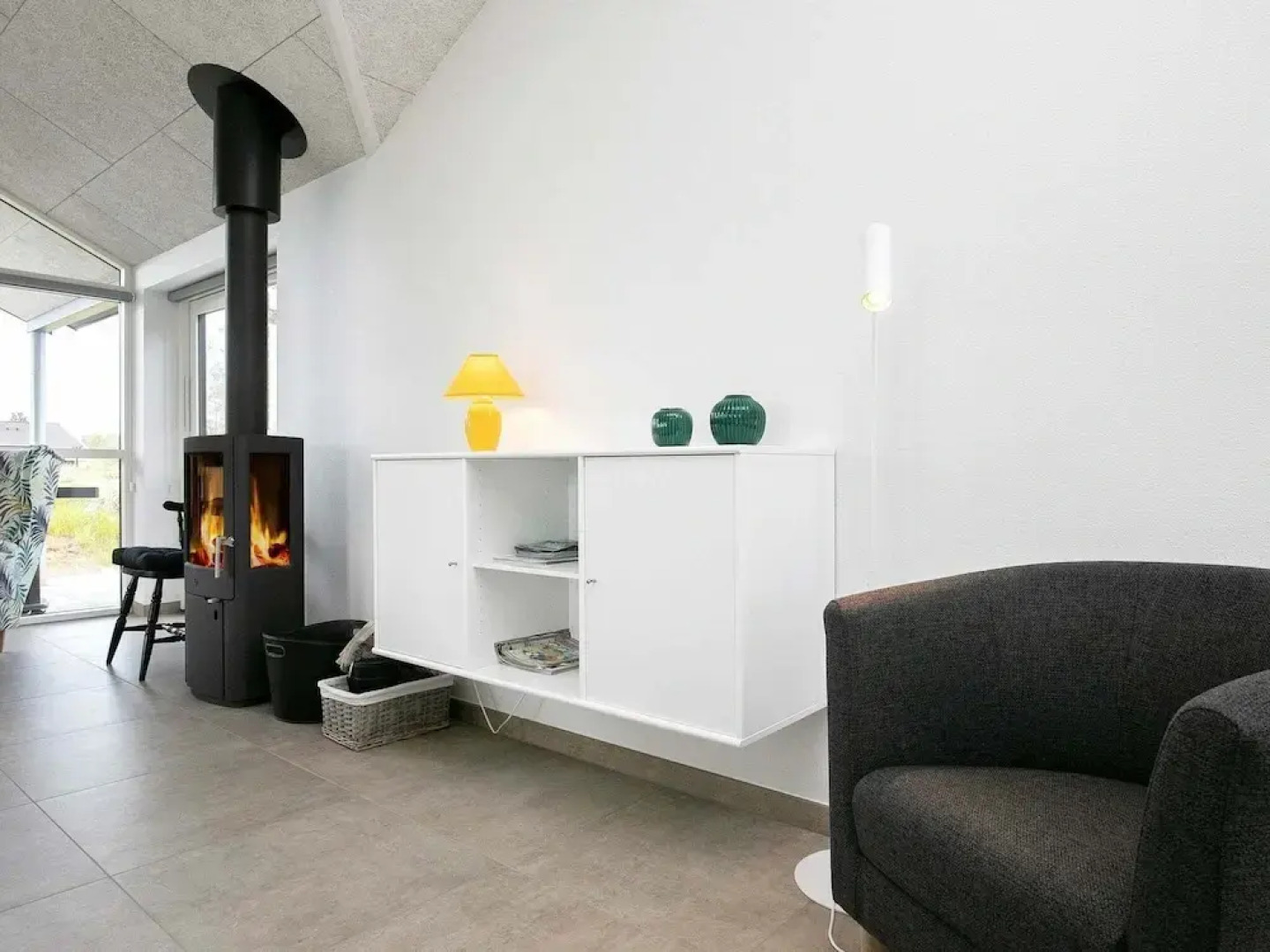 Spacious Holiday Home in Humble With Beach Nearby