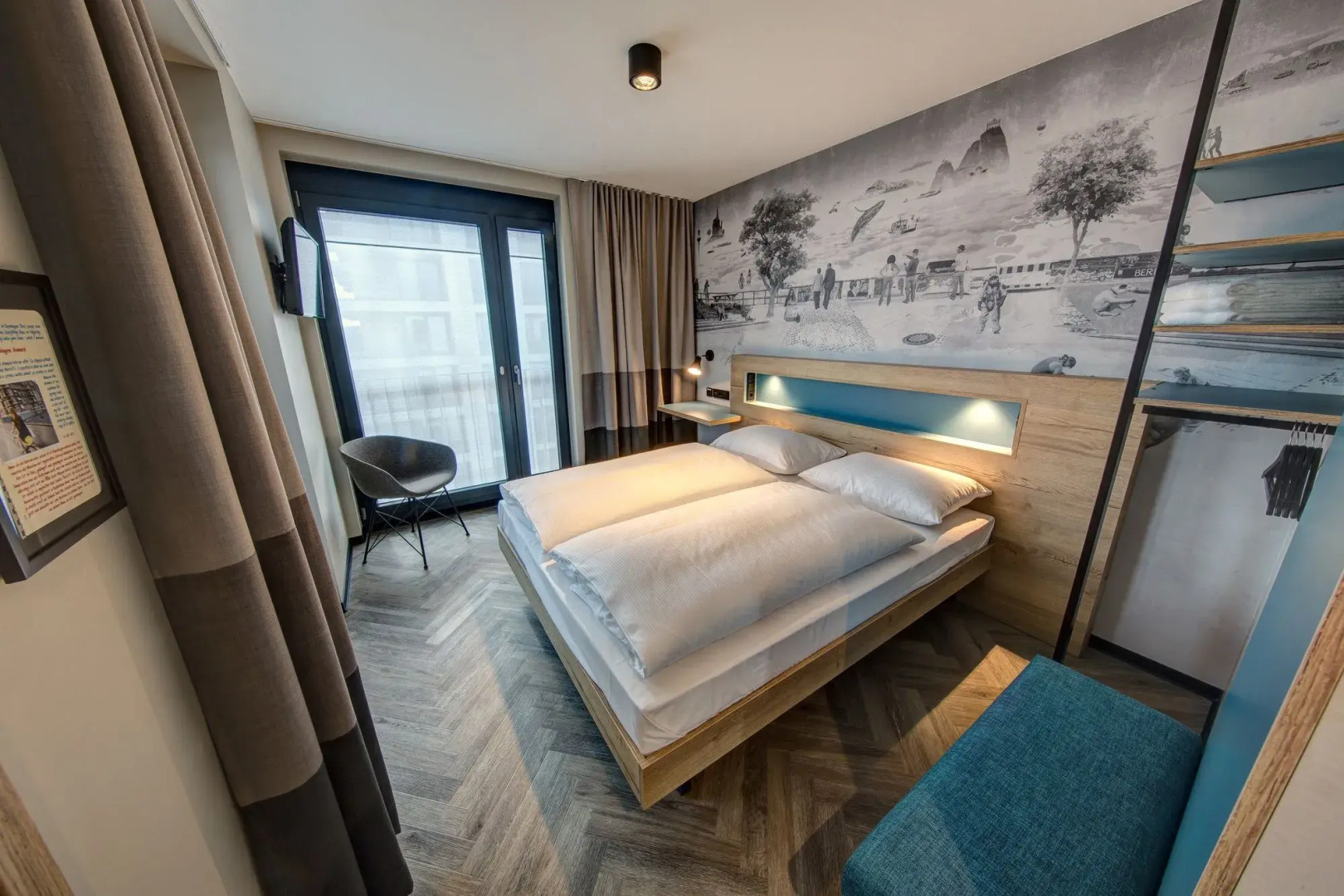 Schulz Hotel Berlin Wall at the East Side Gallery