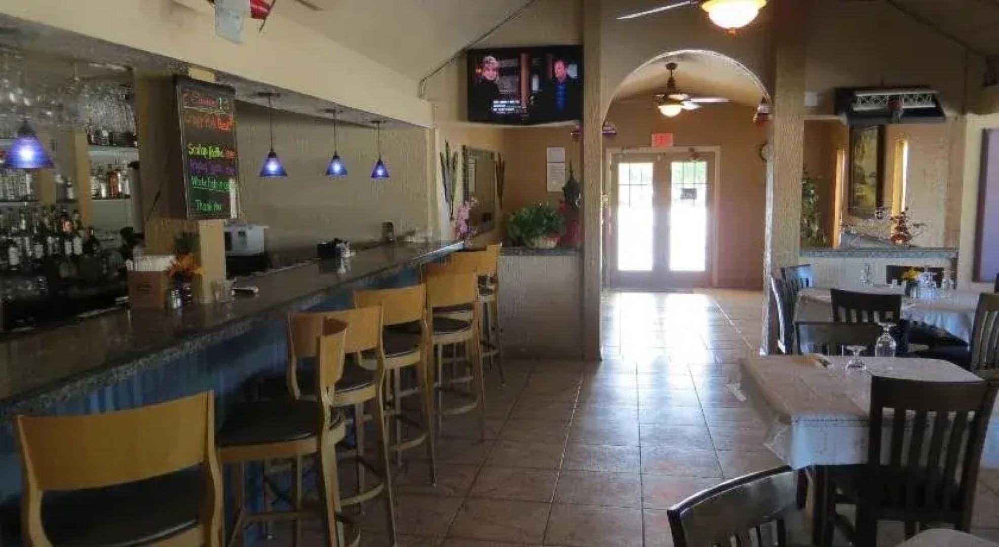 Camelot Waterfront Inn