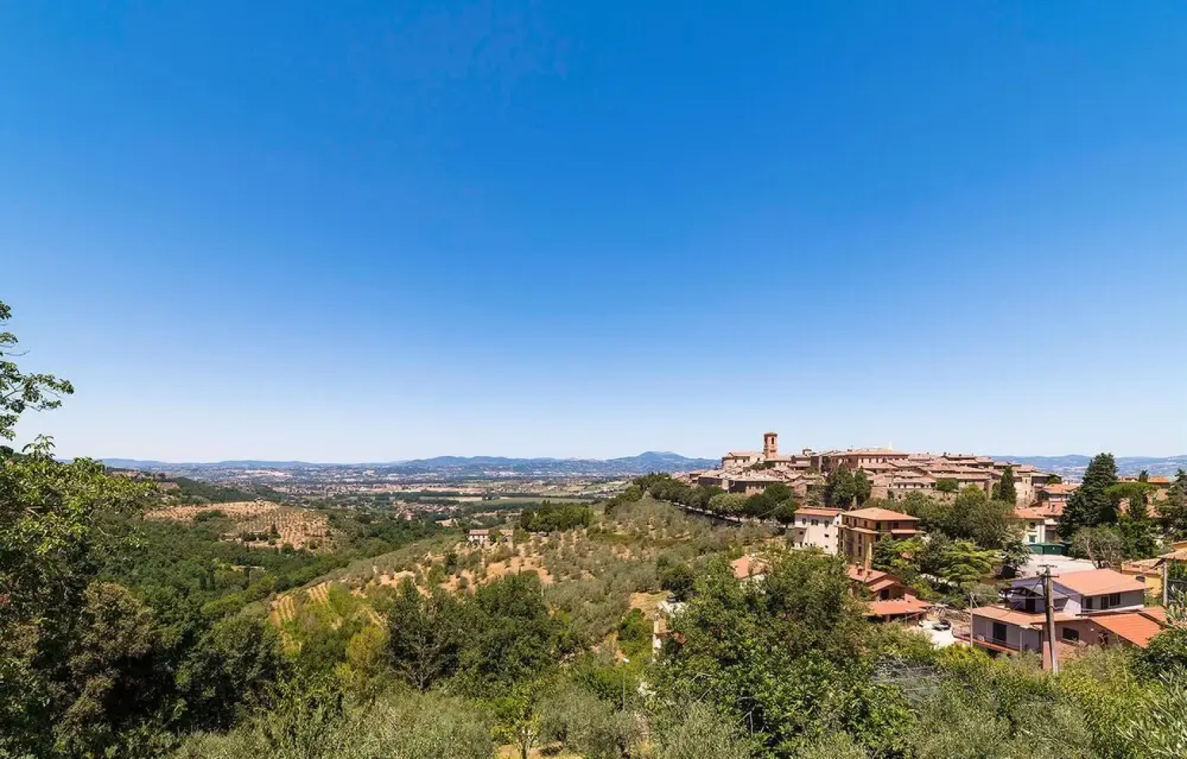 Stunning Home in Monte C.di Vibio PG With 2 Bedrooms, Wifi and Outdoor Swimming Pool