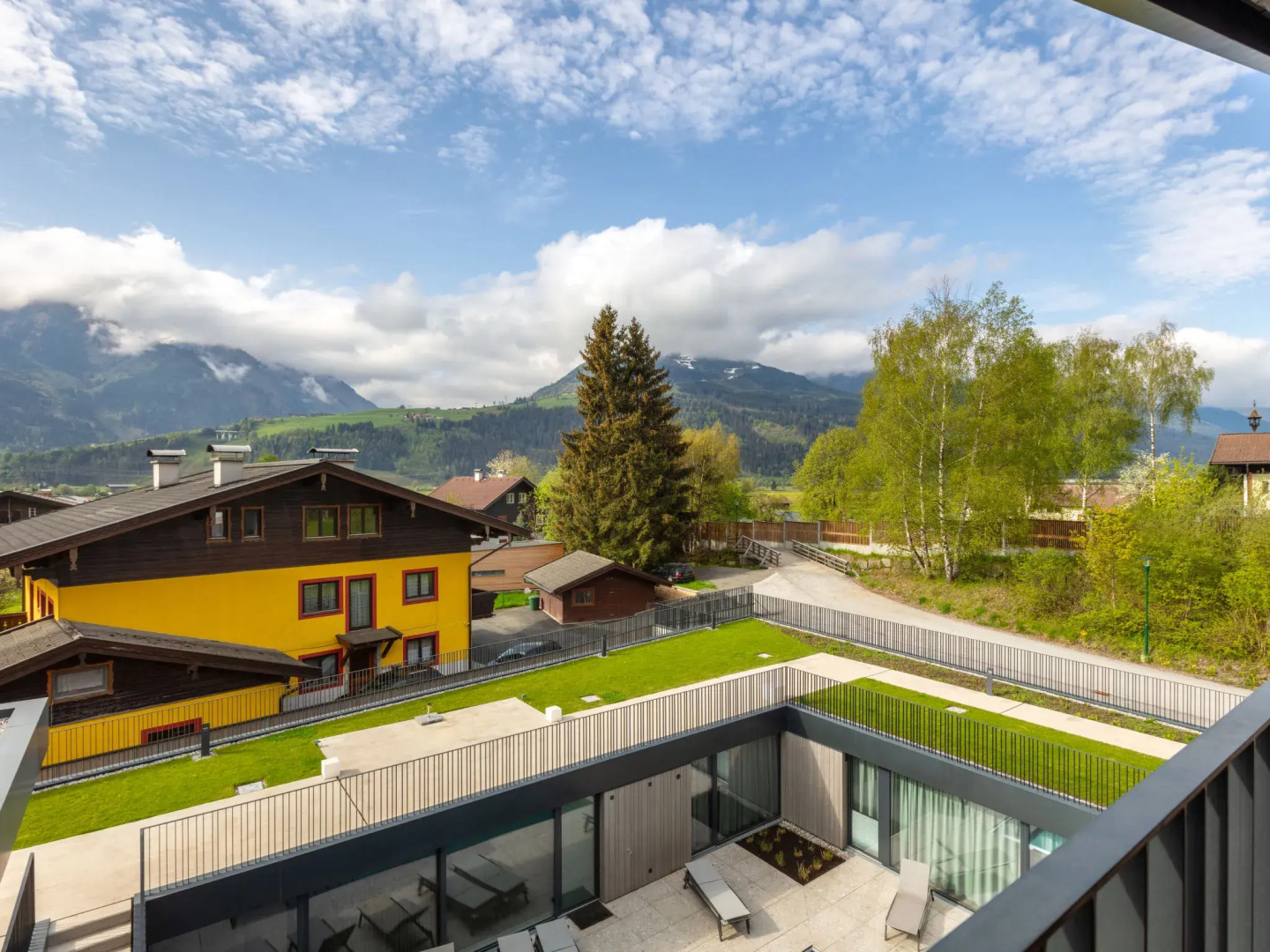 Emma Deluxe Aparthotel