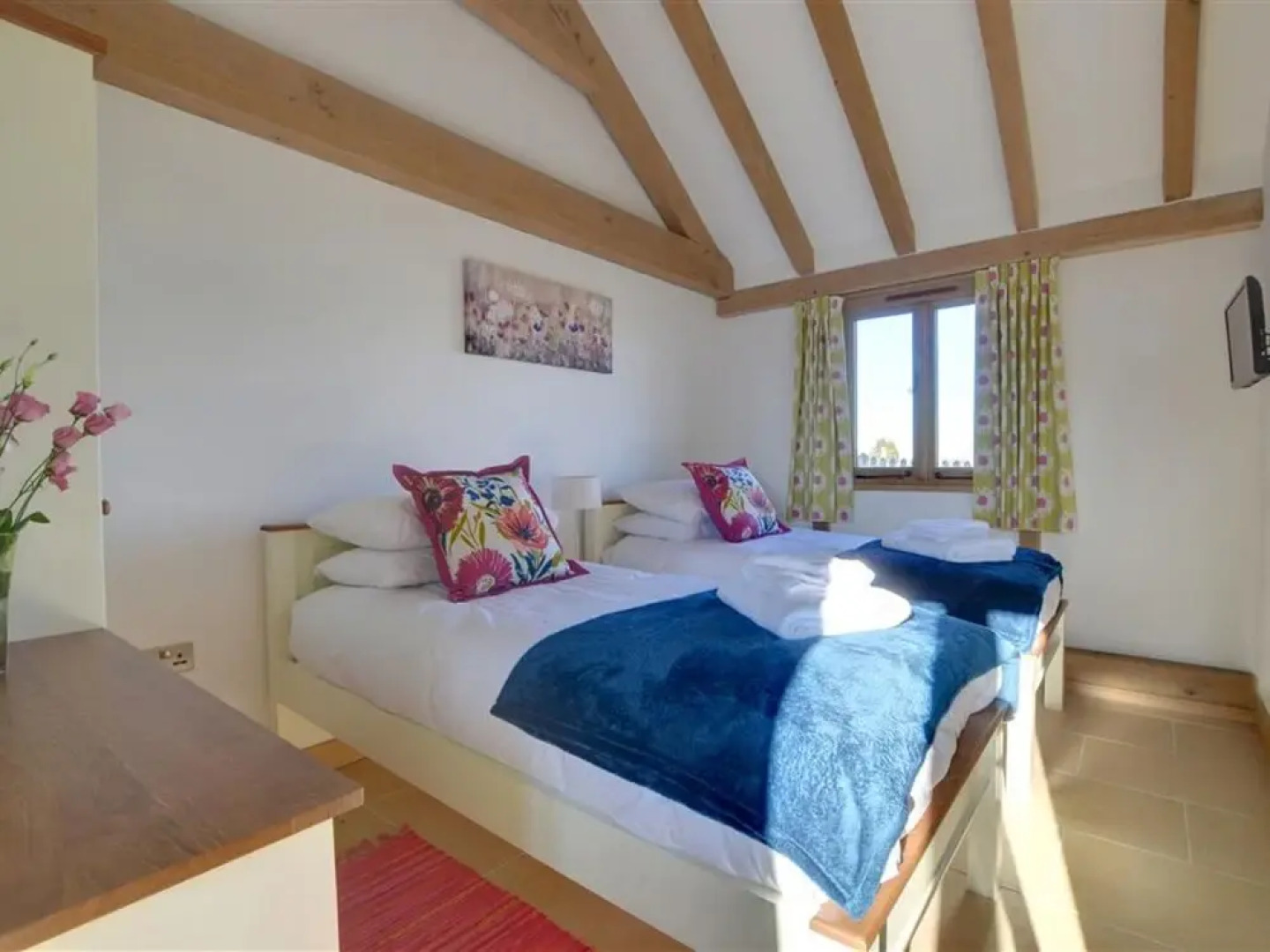 Lovely Holiday Home with Hot Tub near Bexhill & Hastings