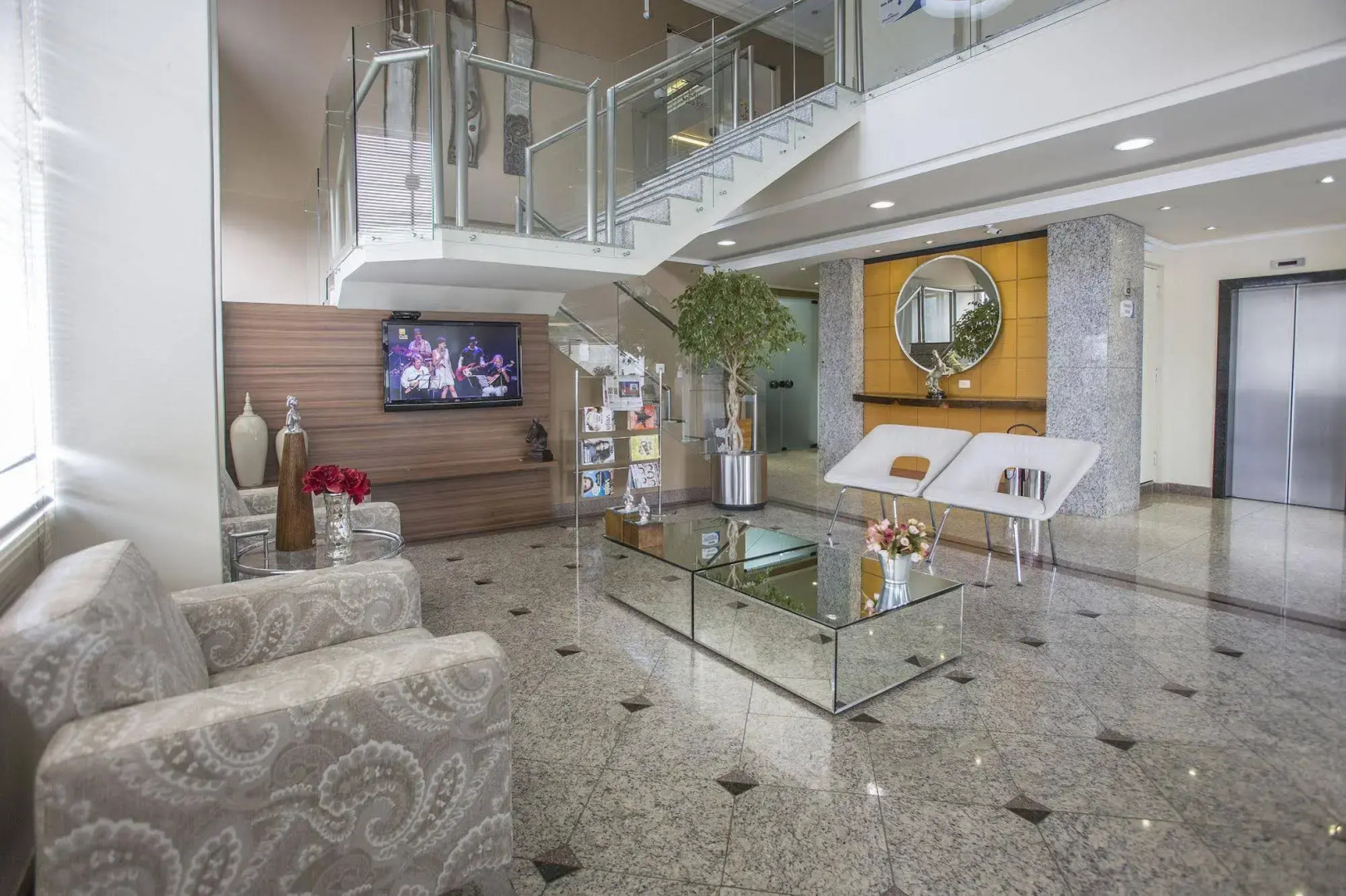 Astron Suítes São José dos Pinhais by Nobile