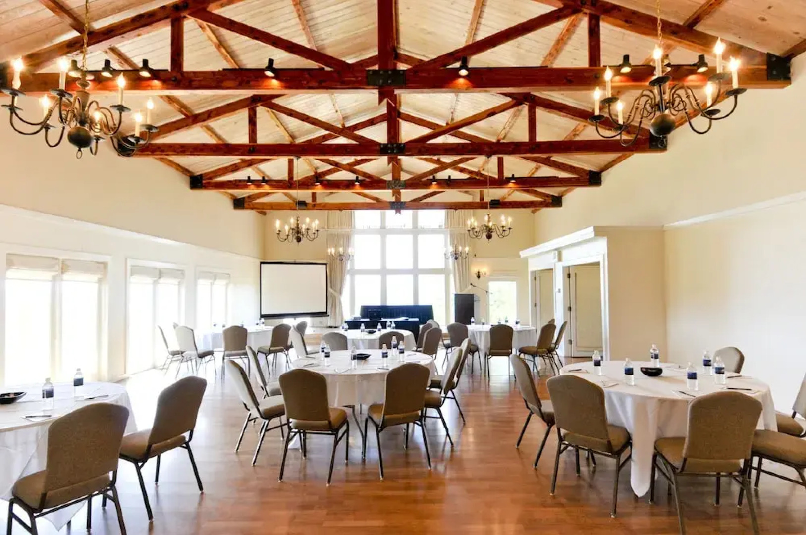 Vintage Villas Hotel & Events