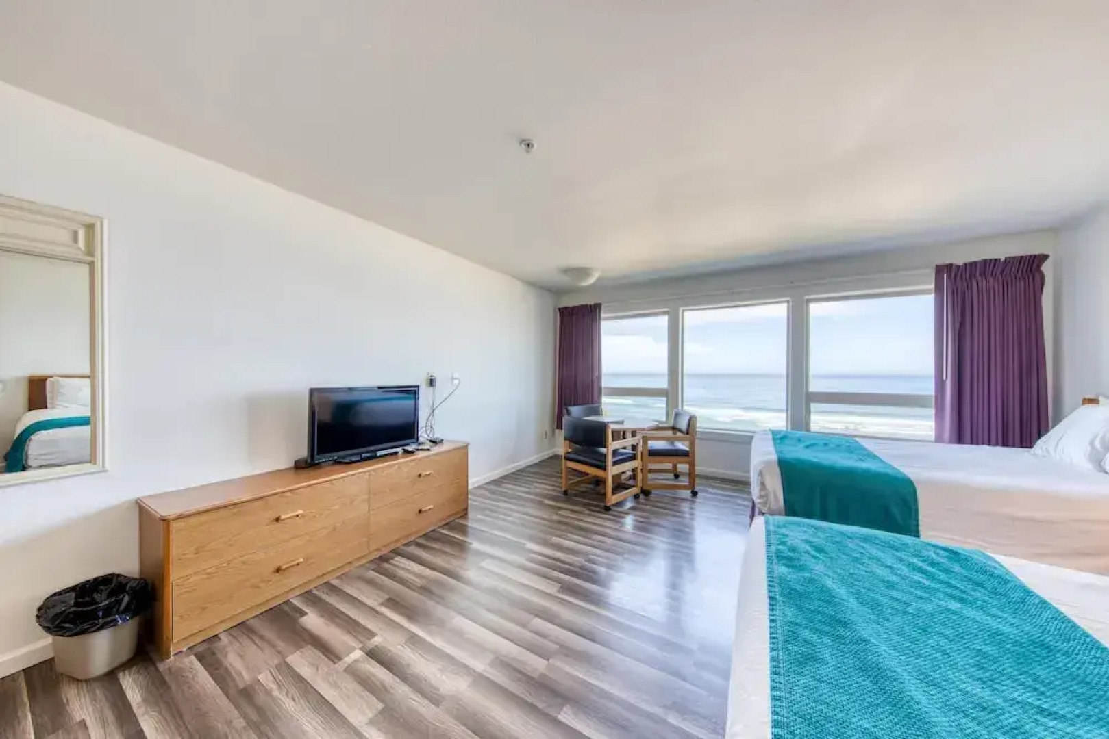 Seahorse Oceanfront Lodge