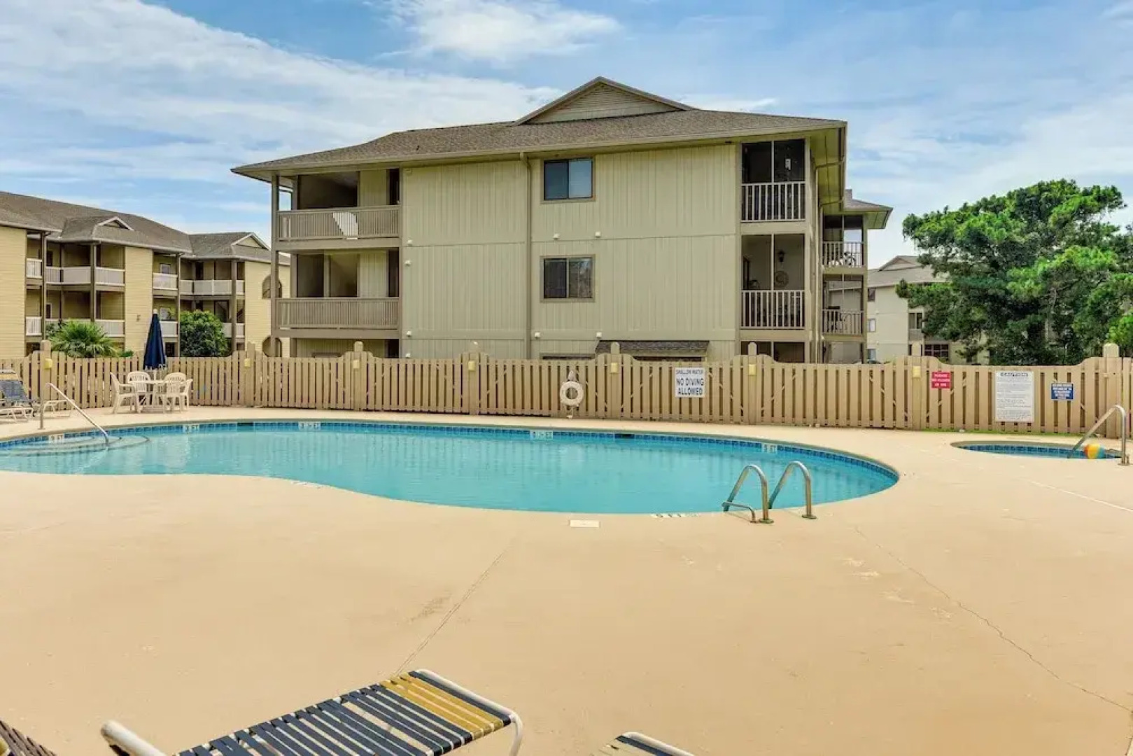 7 Mi to North Myrtle Beach: Condo w/ Pool Access