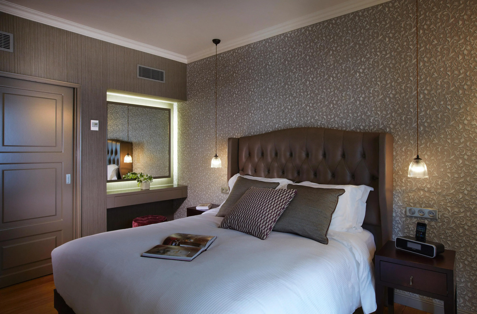 La Clef Louvre Paris by The Crest Collection