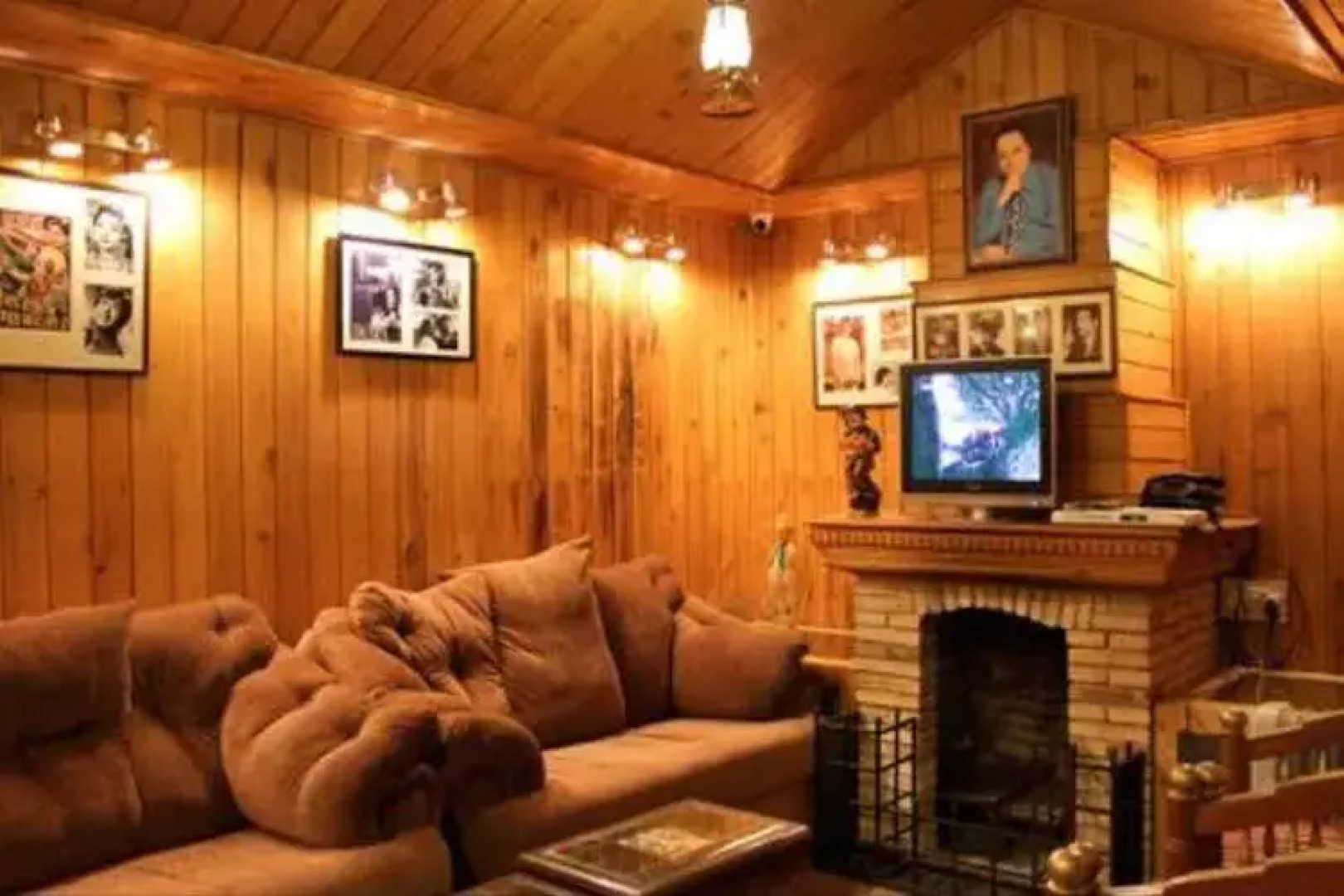 2 BR Rustic hut in Fagu, Shimla, by GuestHouser (912C)