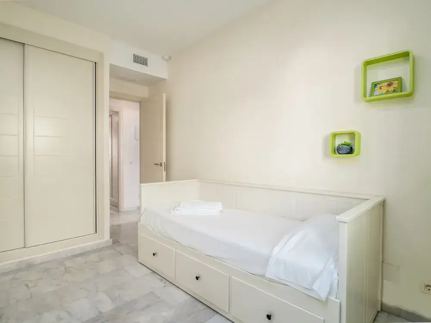 2051-New 3 bedrooms on golf