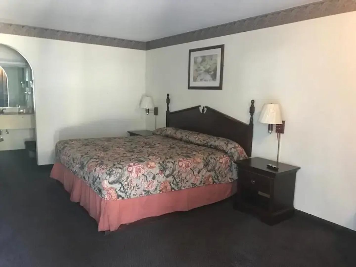 Executive Inn & Suites