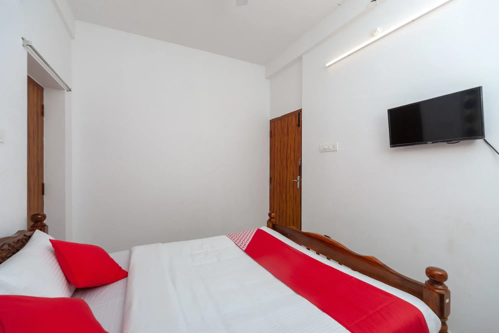 OYO 19663 Greenways Residential Homestay