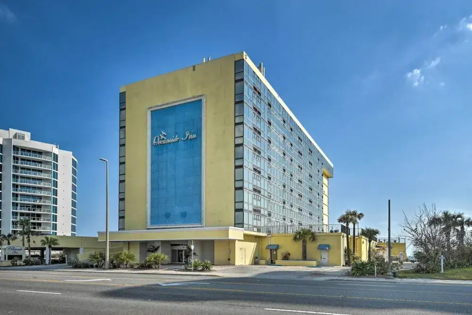 Beachfront Gem w/ Community Pool in Daytona!