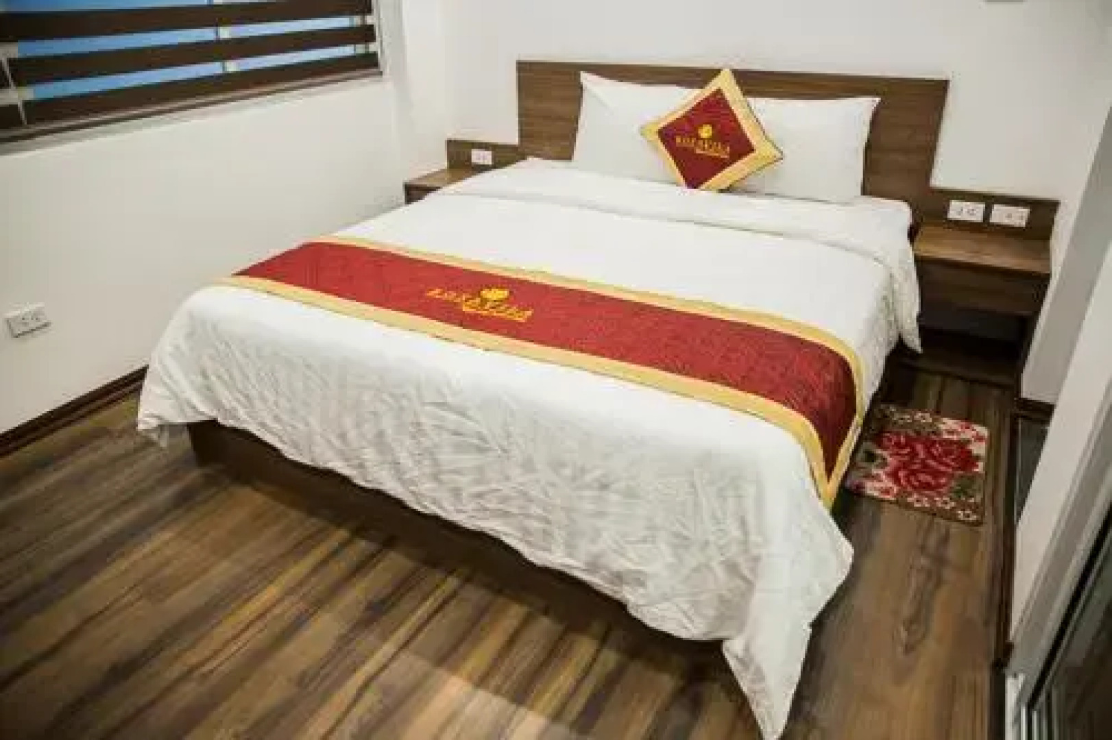 Rosa Villa Hotel & Apartment