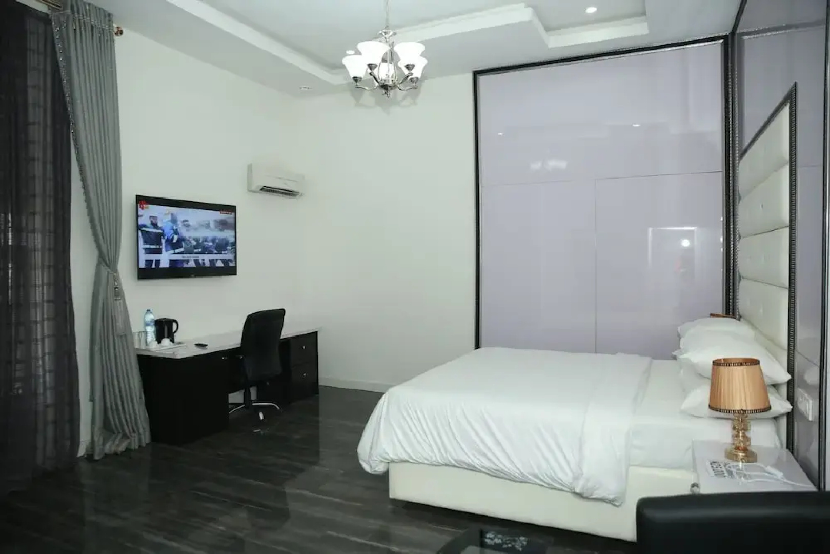PoshLux Executive Hotel