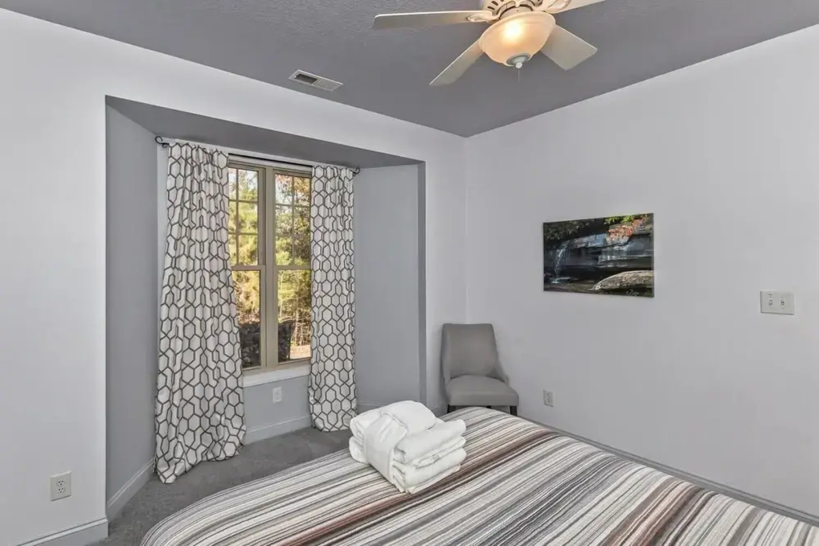 Rumbling Bald Resort Home In Lake Lure - Wifi - Community Beach, Pool, Golf And More 5 Bedroom Home by Sunscape Property Management