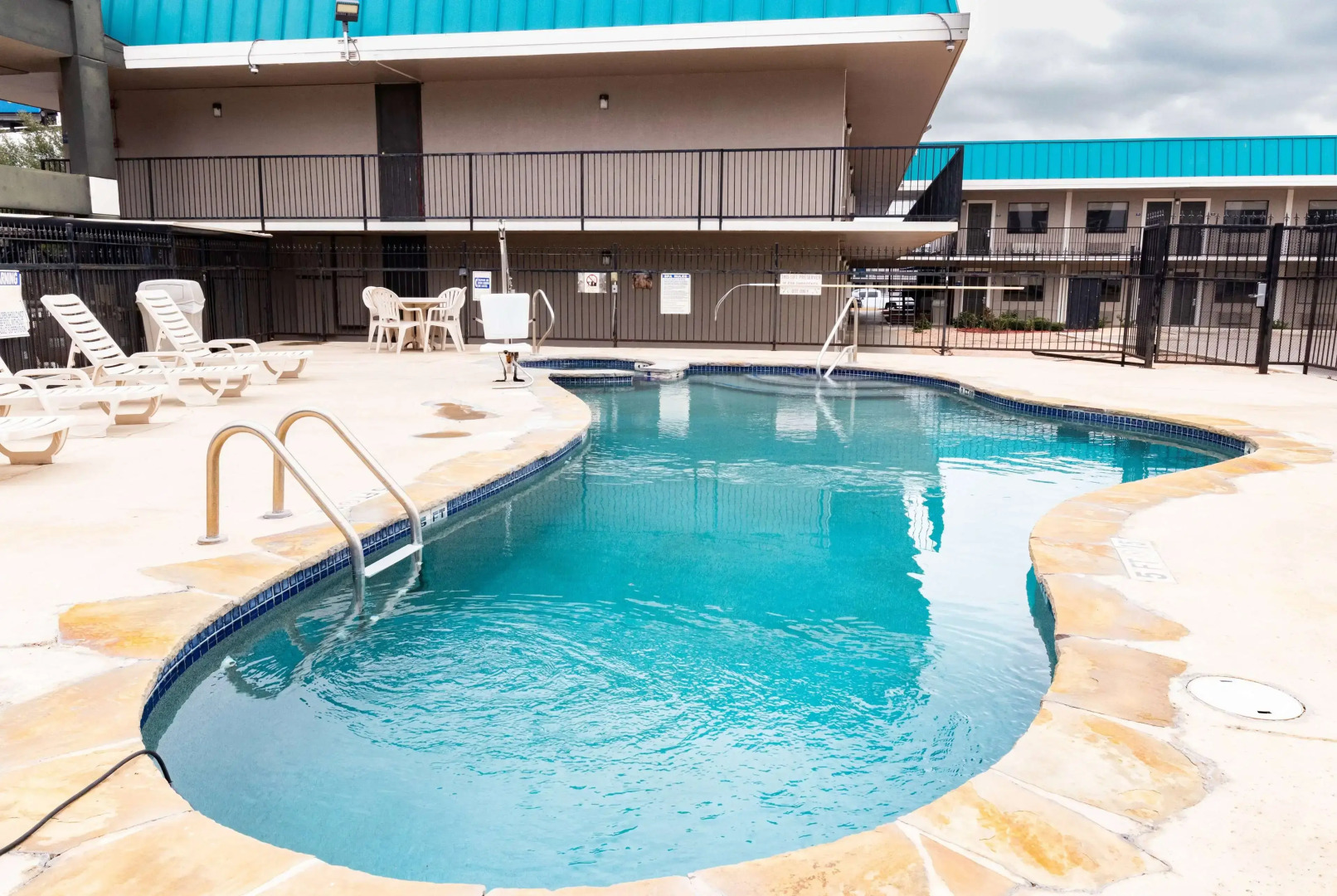 Days Inn by Wyndham Central San Antonio NW Medical Center