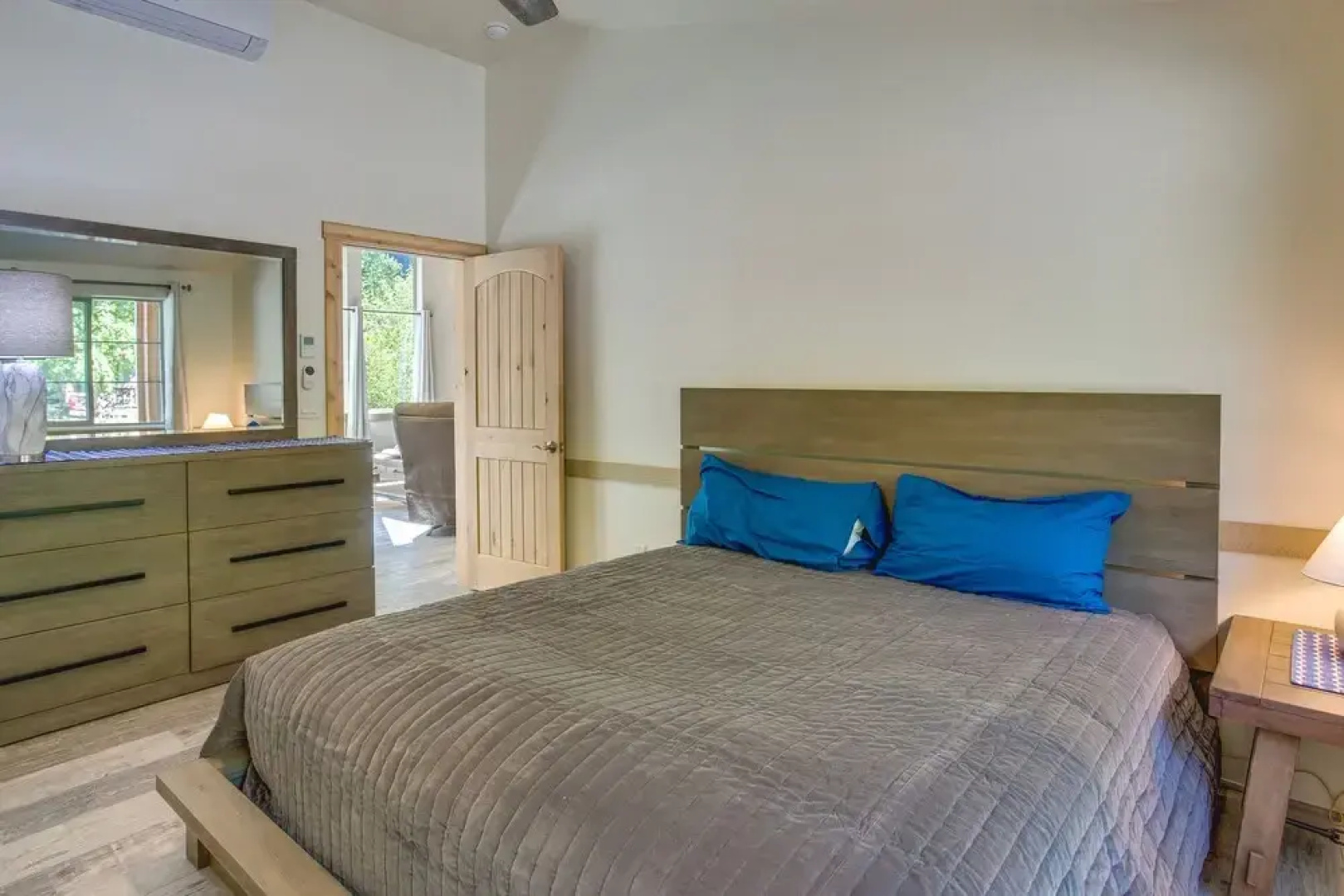 Riverfront Ouray Vacation Home ~ 1 Mi to Downtown!