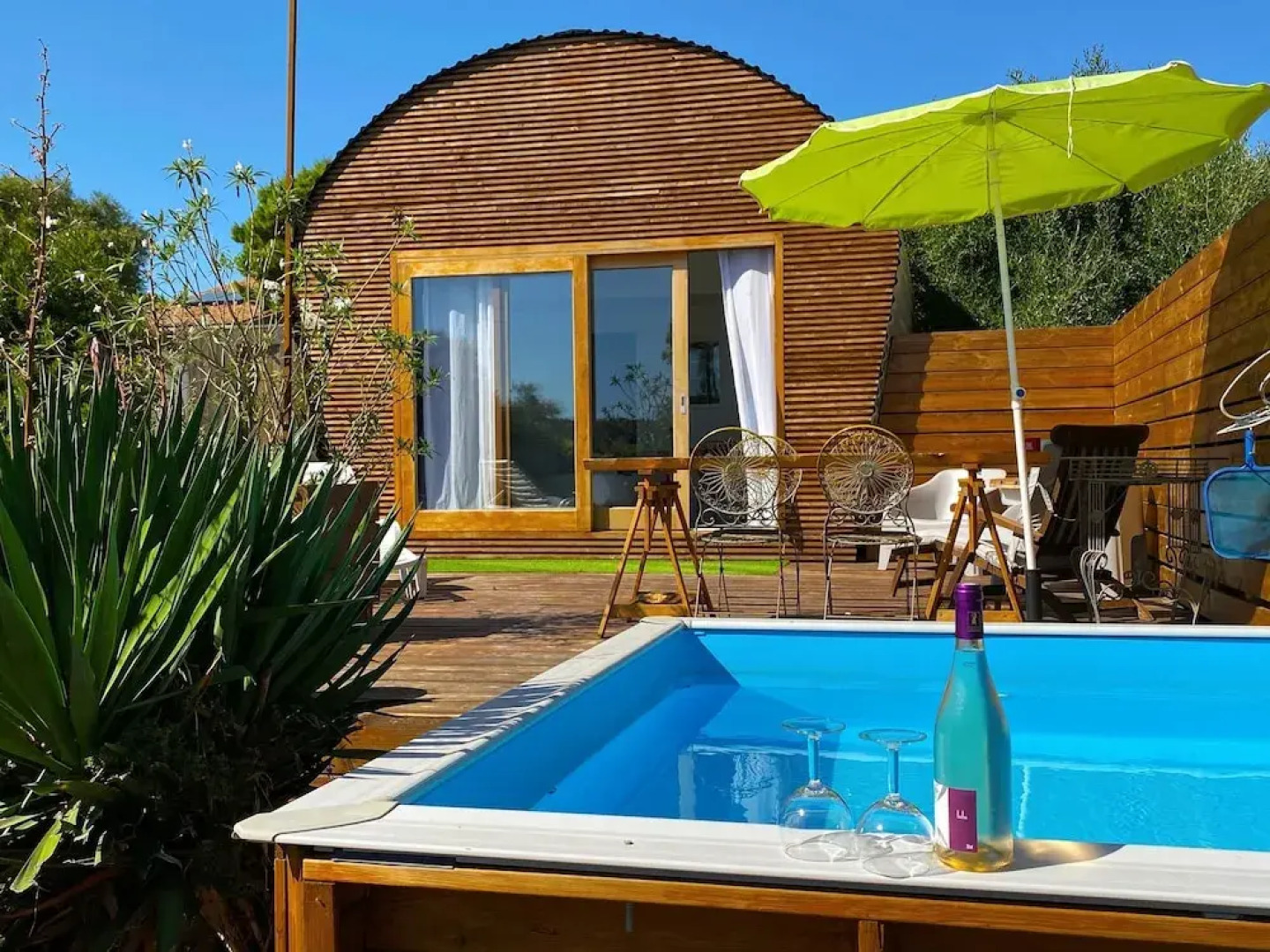 Tipi Lounge and breakfast