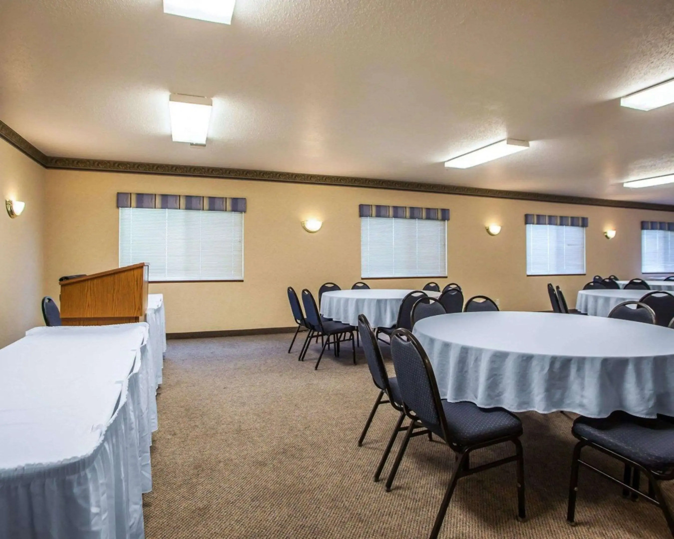 Quality Inn & Suites Eldridge Davenport North