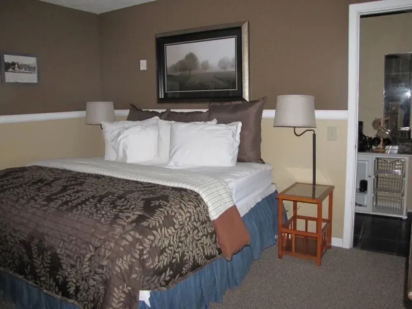 White House Inn on the Waterfront