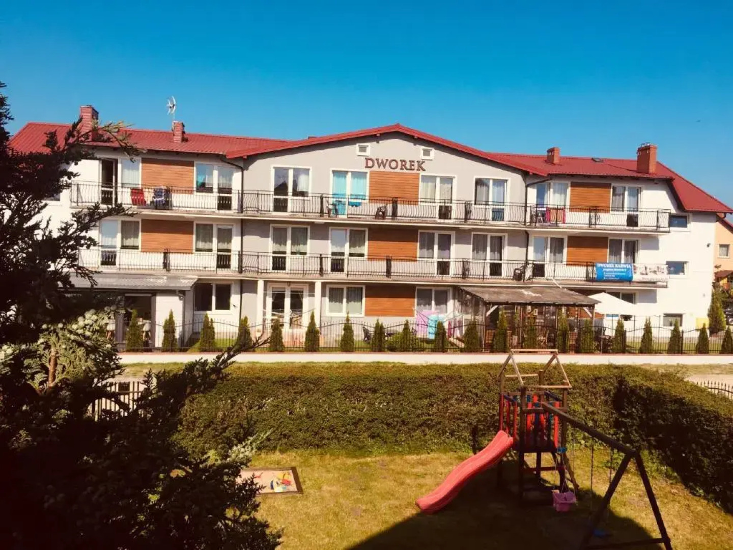 Dworek Karwia Wiosenna 8