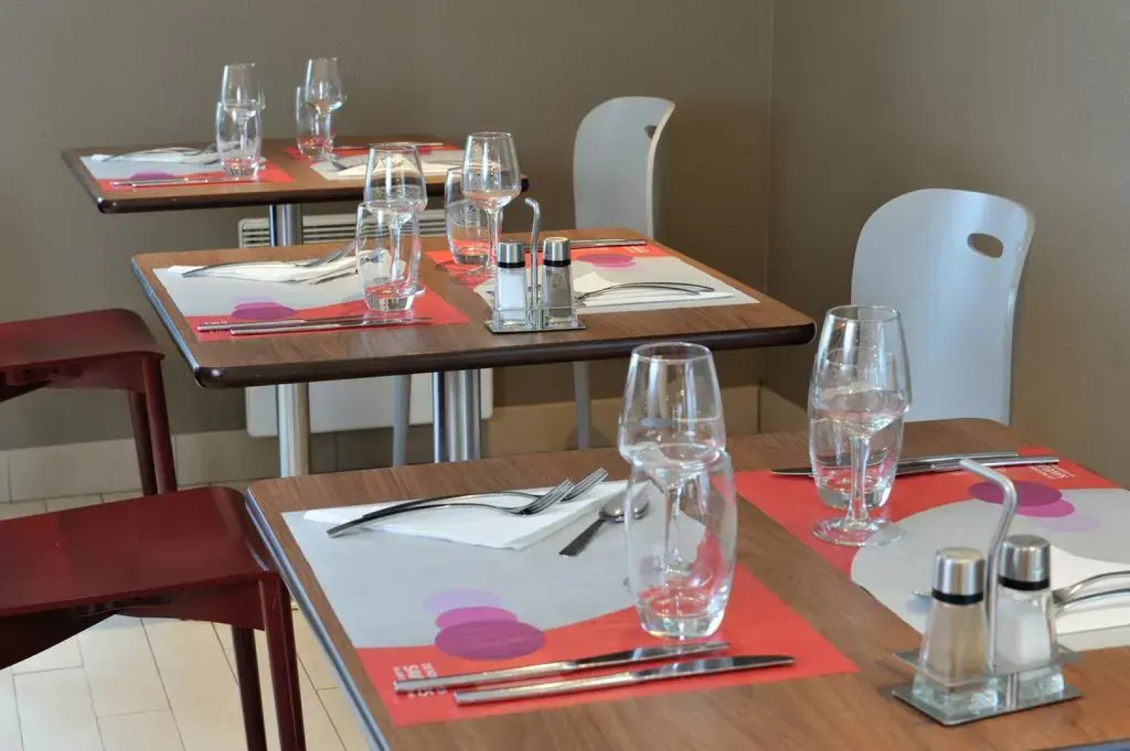 Campanile Lyon Est - Aéroport Saint Exupéry