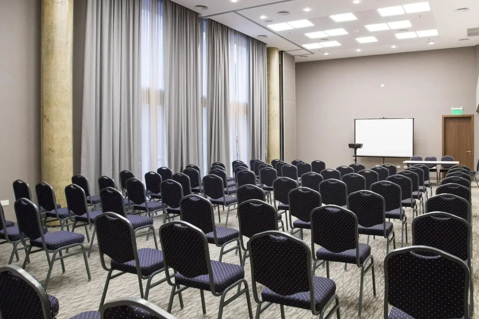 Hotel Land Plaza La Plata