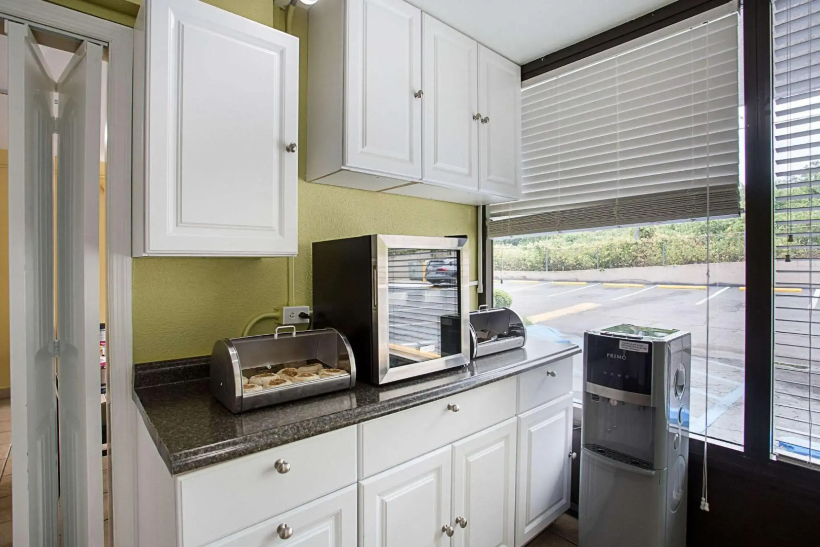 Americas Best Inn & Suites