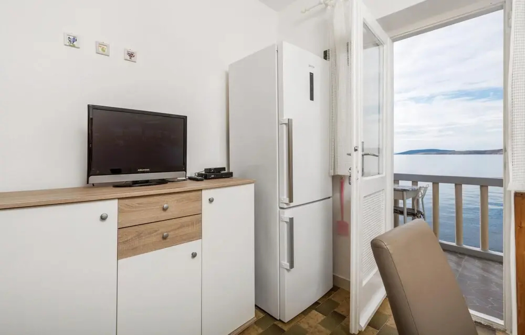 Stunning Home in Starigrad With 2 Bedrooms and Wifi