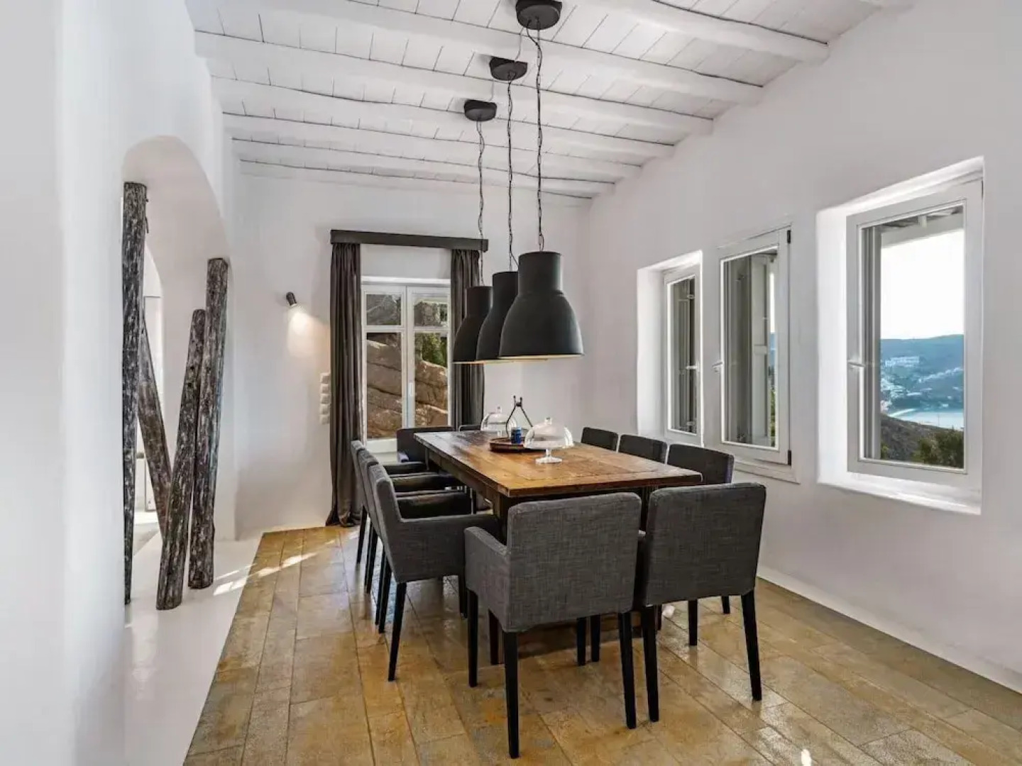 Stunning Villa Surrounded by Lush Greenery