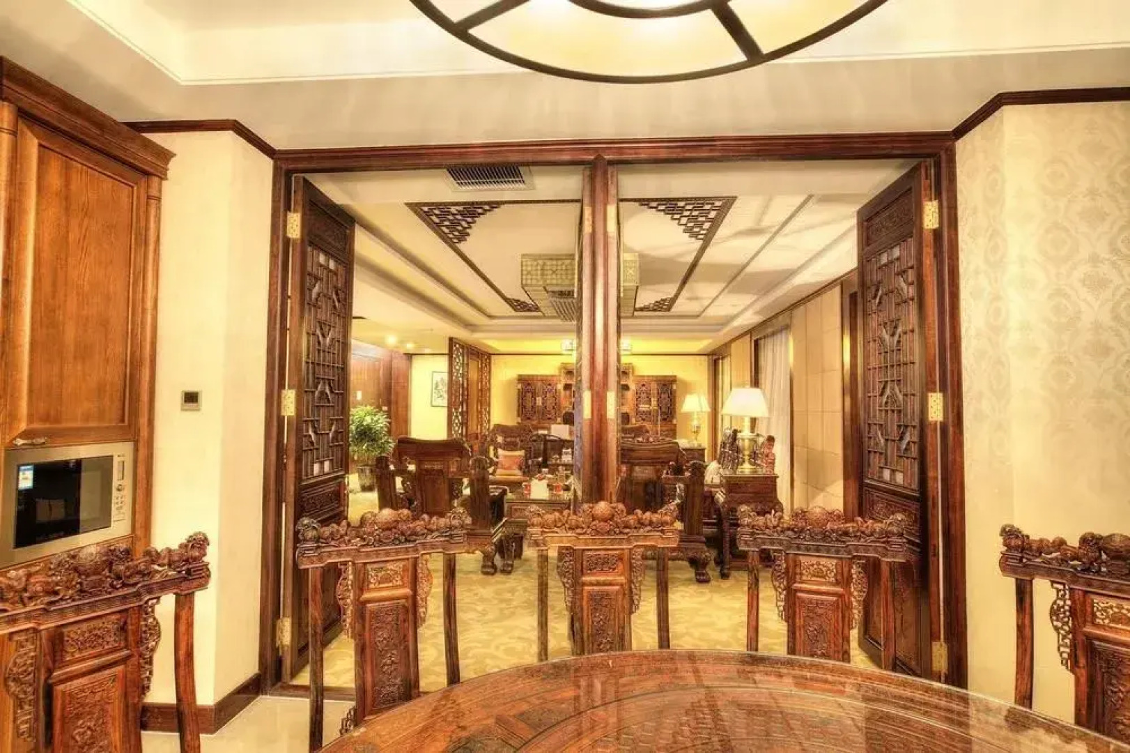 Huangjingang Holiday Hotel