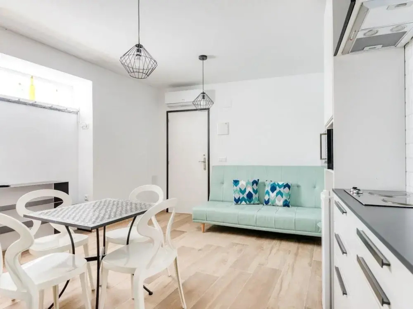 Lavish Holiday Home in Tavernes de la Valldigna With Sauna