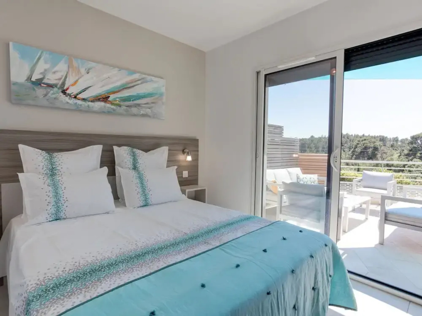 Luxurious Villa Near River in Cesseras