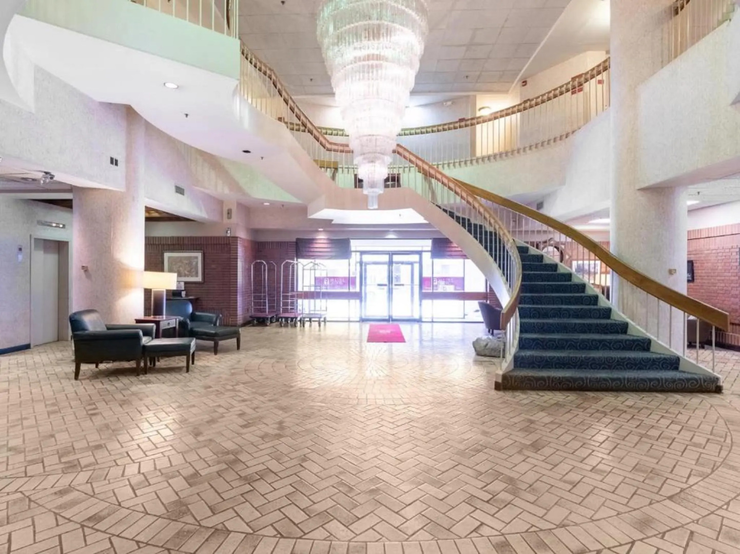 The Mclure Hotel & Conference Center