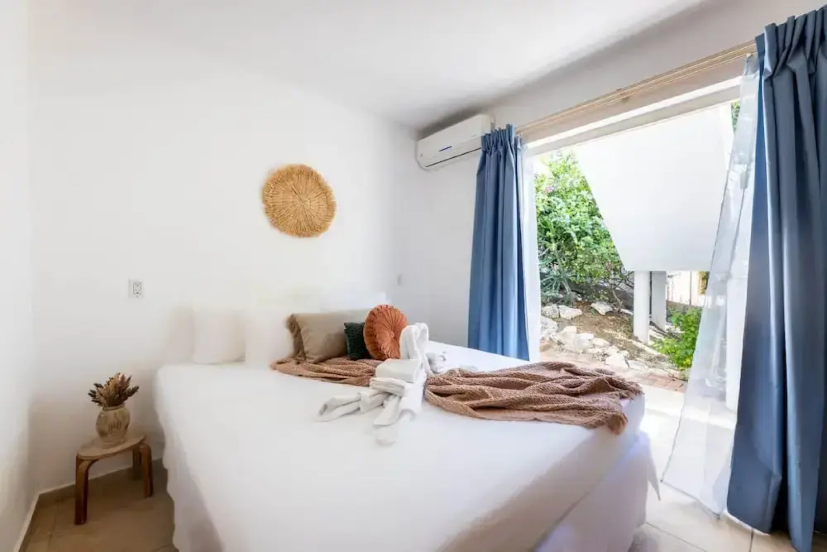 Spacious Bright Villa - Spectacular Ocean Views Private Pool