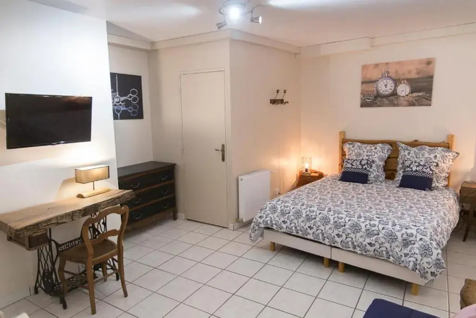 Stationnement gratuit, 2 suites parentales, 2 SDB, 3WC, Cuisine équipée