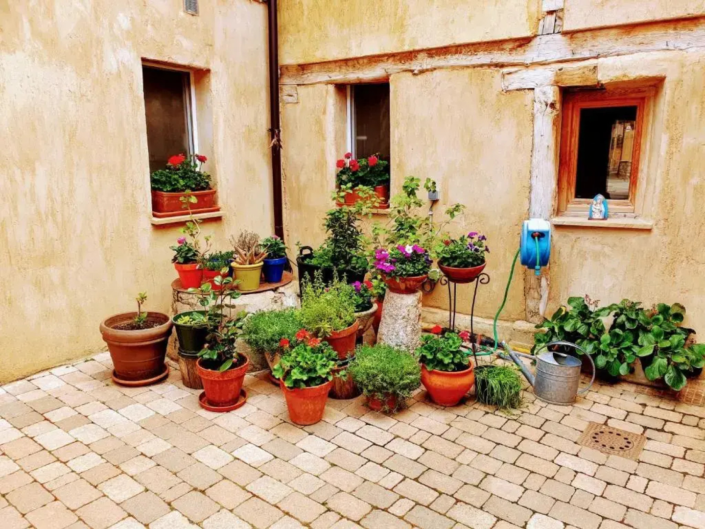 Albergue Villares de Orbigo - Sólo para Peregrinos