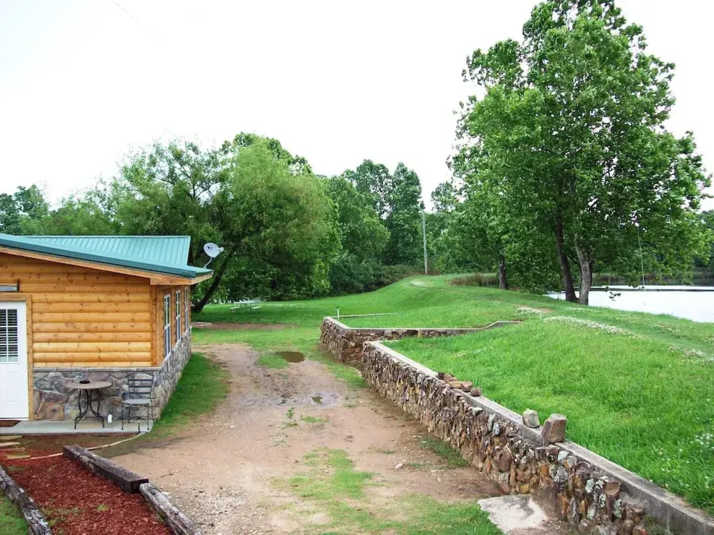 Whip Or Wheel Cabins