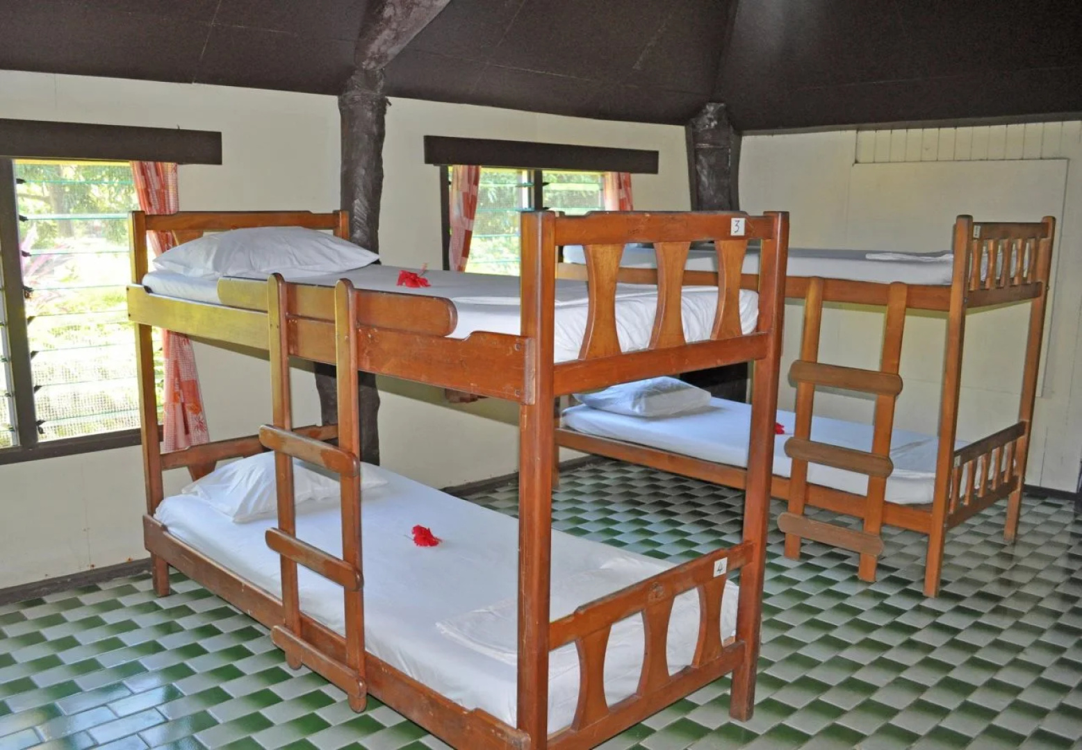 Ratu Kini Backpackers & Dive Resort