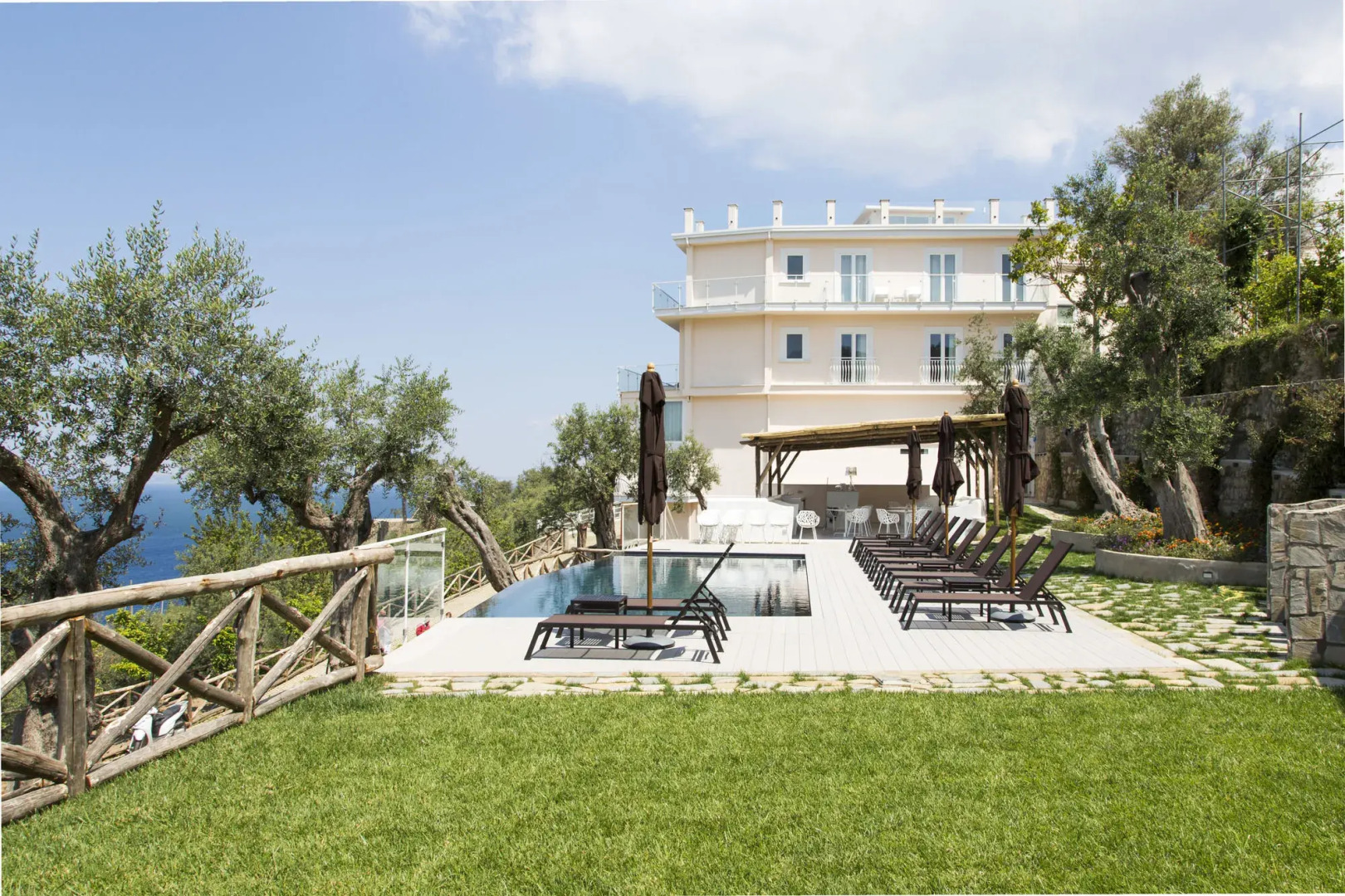 Villa Fiorella Art Hotel
