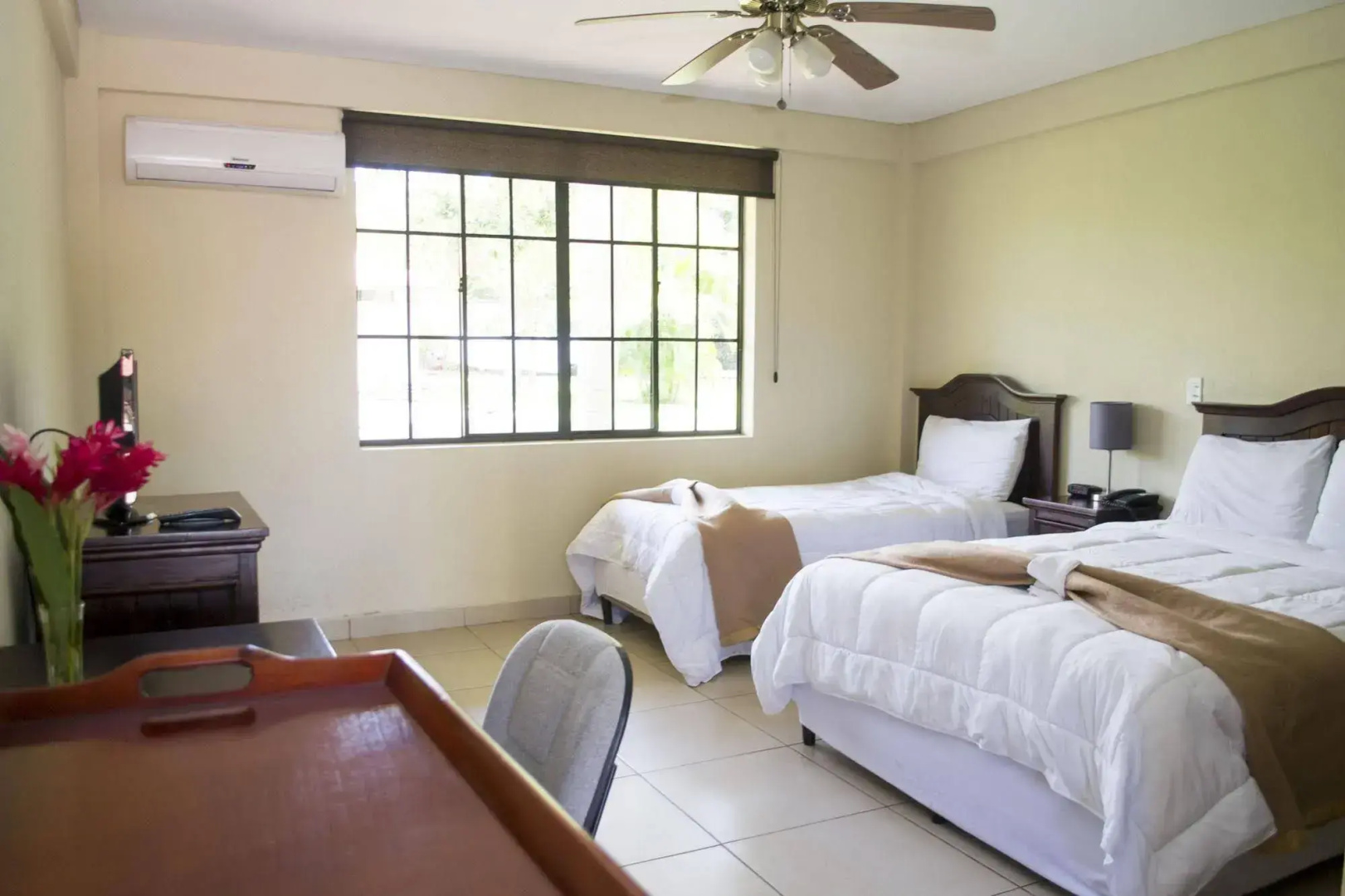 Farallones Hotel