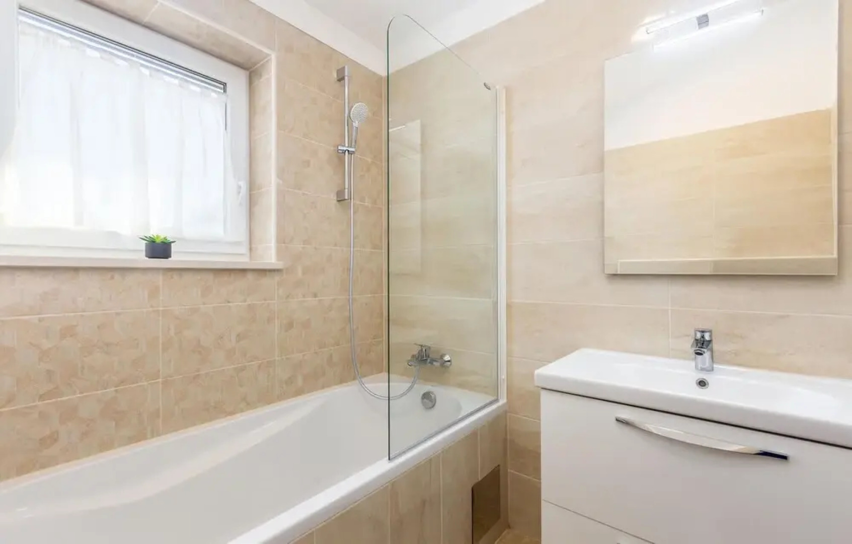 Awesome Home in Malinska with Outdoor Swimming Pool, Hot Tub & 4 Bedrooms