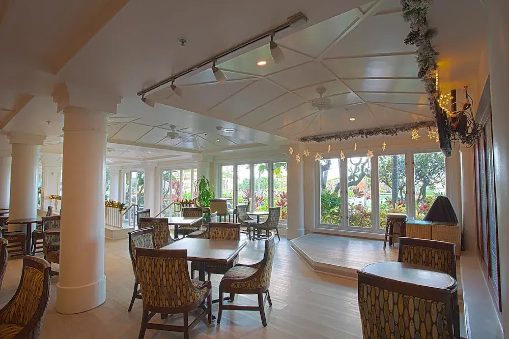 2417 @ Oceanfront Resort Lihue, Kauai Beach Drive