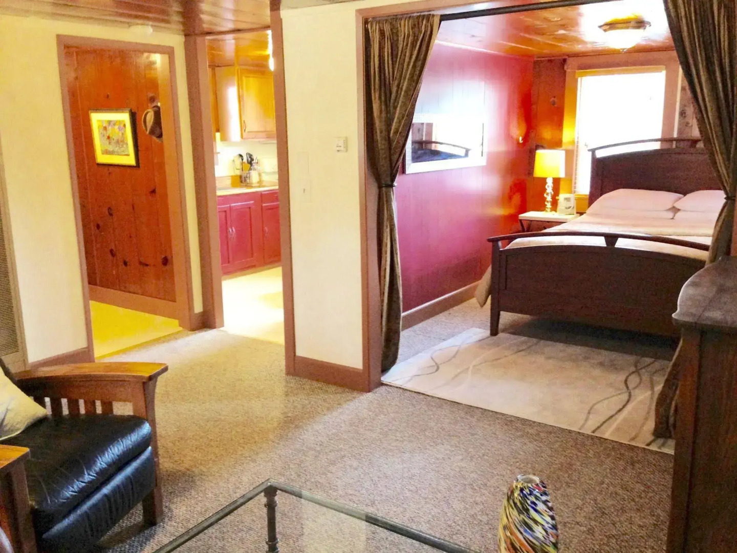 The Pines Inn and Cottages