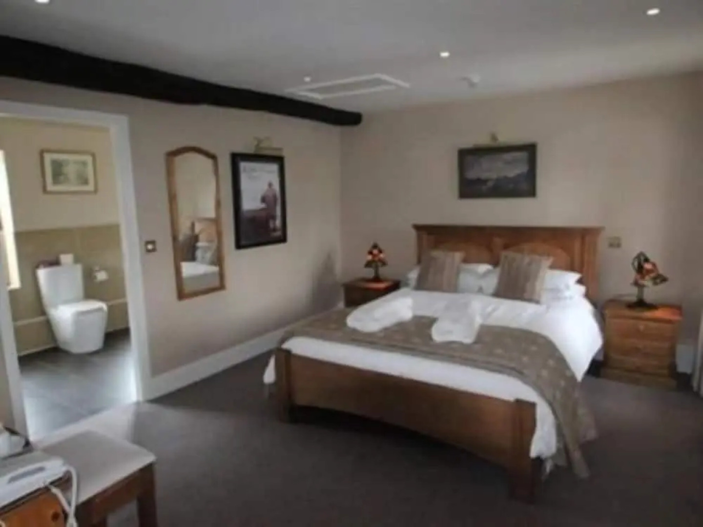 Three Acres Inn & Restaurant