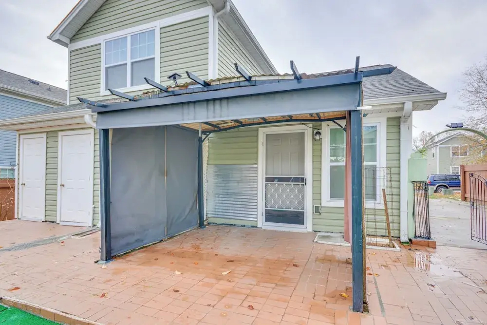 4 Mi to Hpu: Pet-friendly Home w/ Yard!