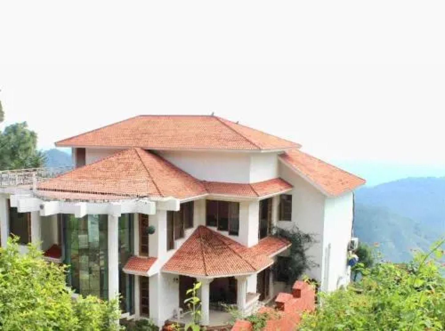 Valley facing chalet, 4 hrs from Delhi