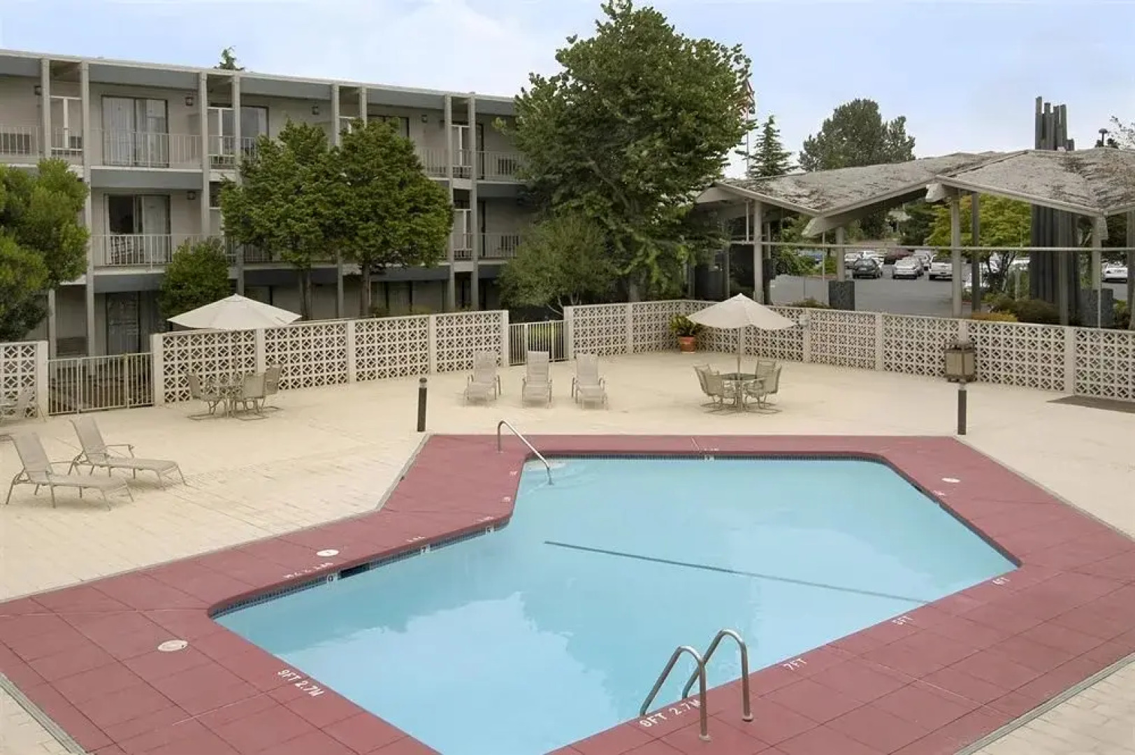 Red Lion Hotel Vancouver at the Quay