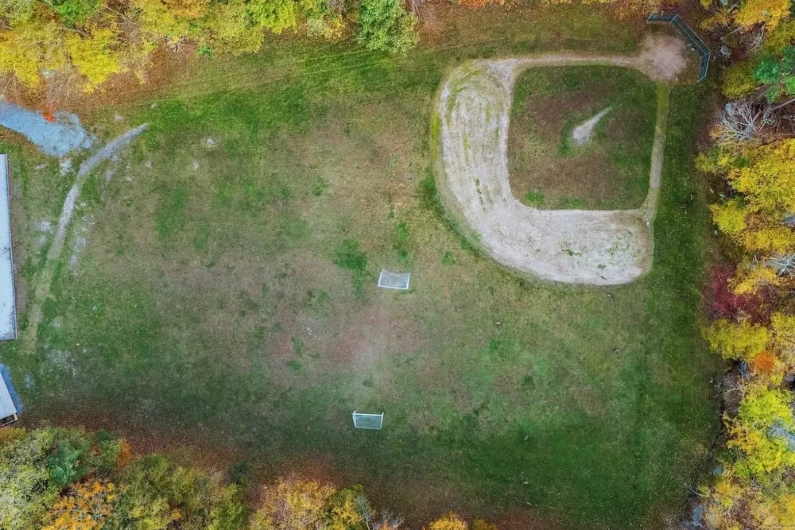 Stylish Renovated Home Open Layout, Coffee Bar + Near Hiking & Waterfalls